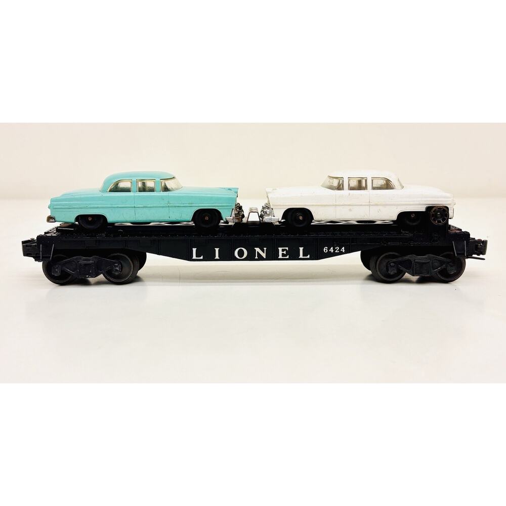 Lionel Postwar O Flat Automobile Car w/ White & Turquoise Cars 6424